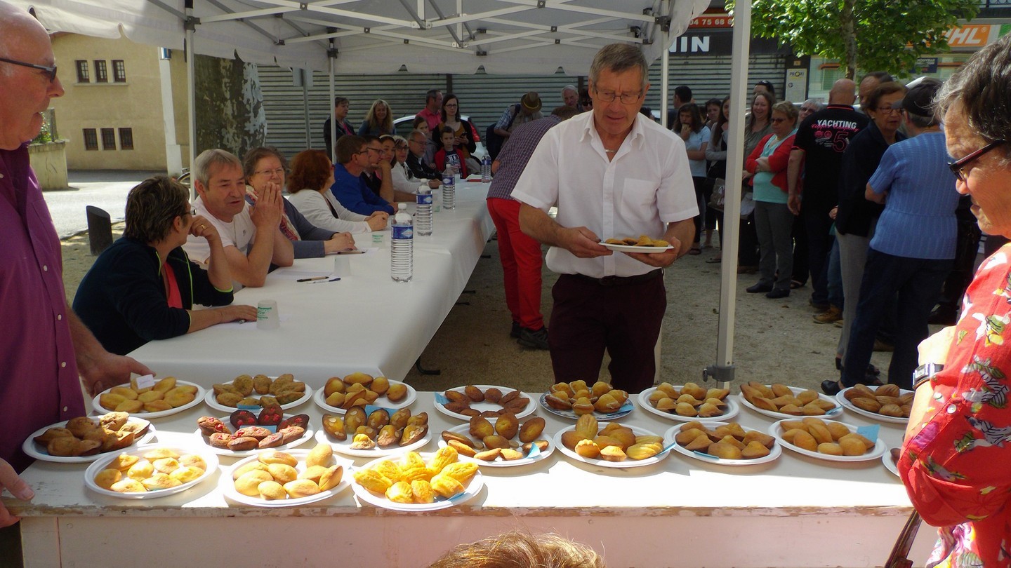 André prépare les assiettes pour le jury