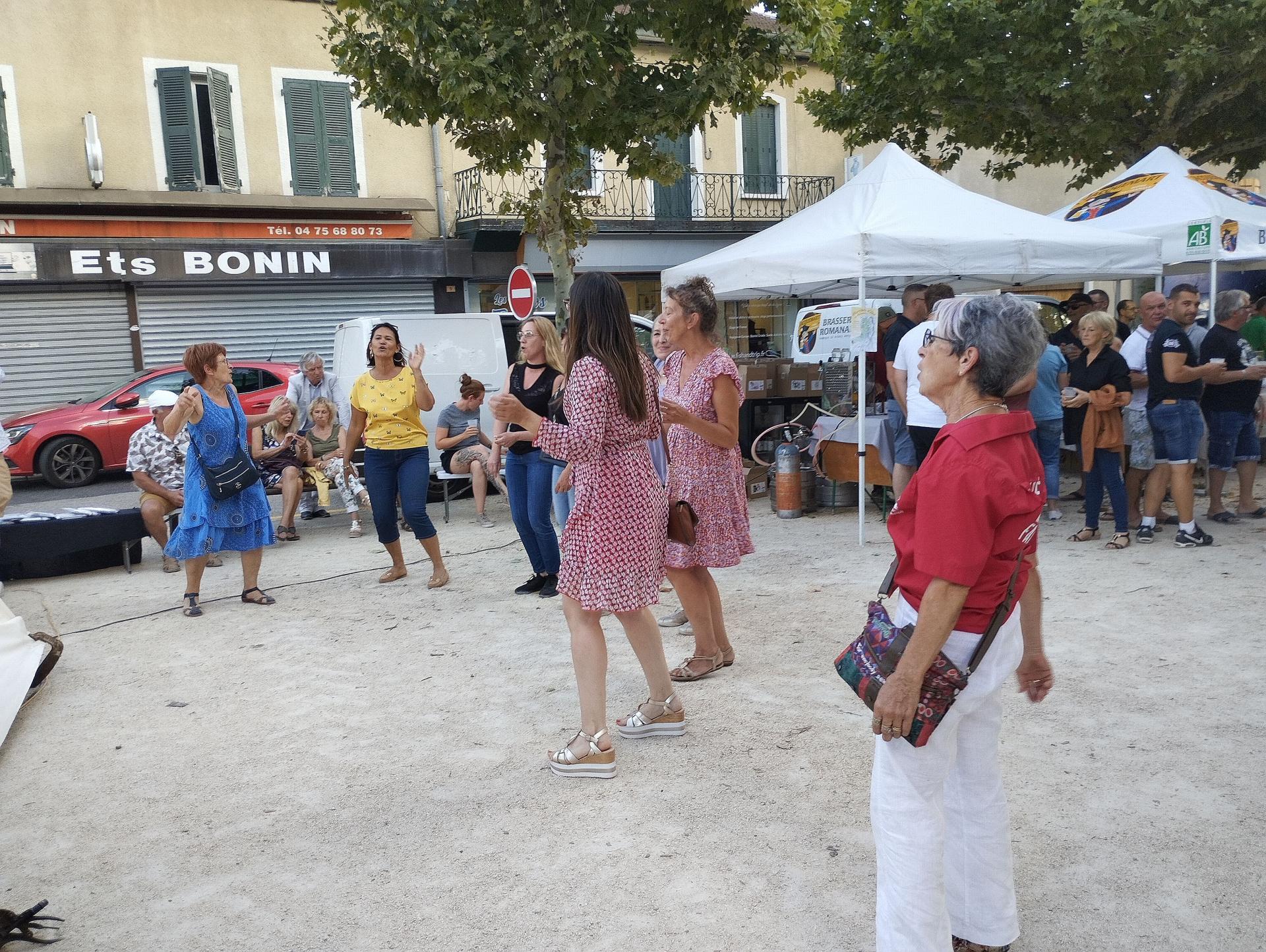 et ça dansait ! Une agréable soirée d'été provençale