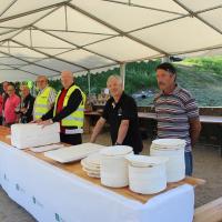 au service - ils attendent les marcheurs