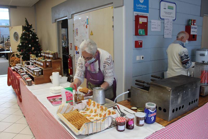 Marie Jeanne avec gaufres et saucisses