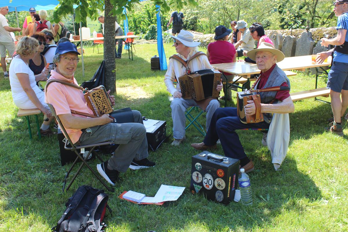 3 accordéonistes animent