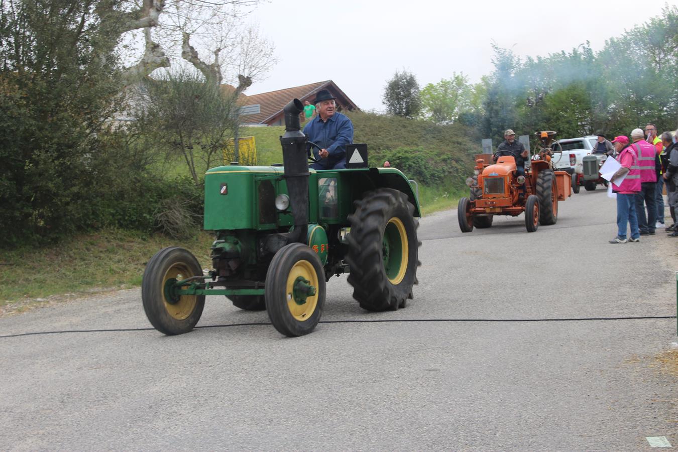 les tracteurs arrivent