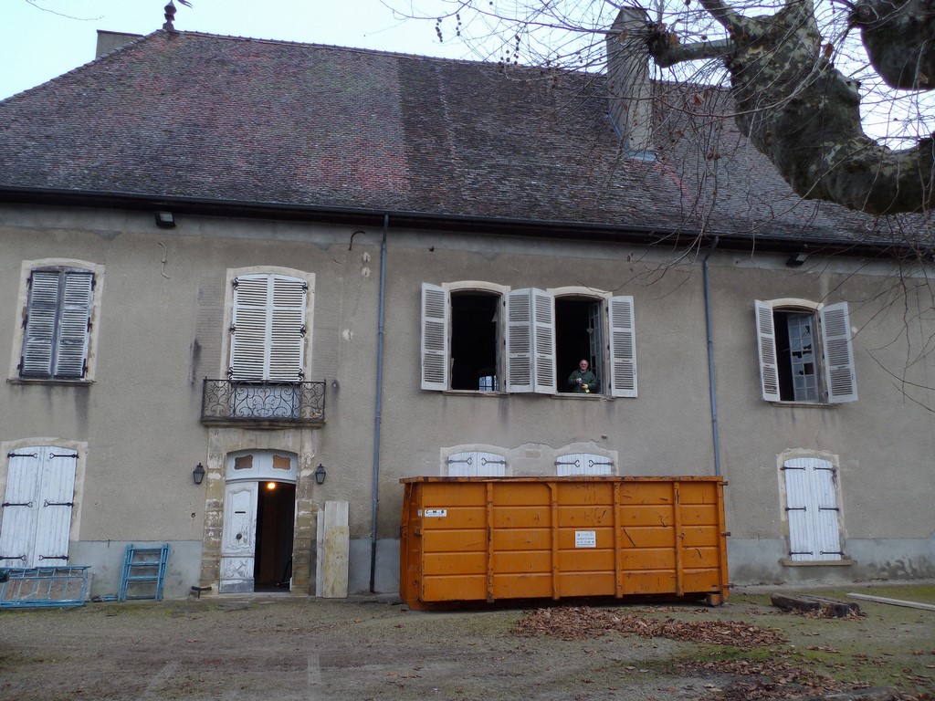 le chateau - porte et fenêtres ouvertes