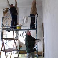 lever les mains, la tête, le pinceau bien haut