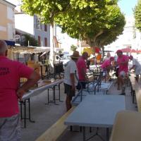 mise en place des tables et nappes