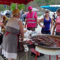 au stand des saucisses