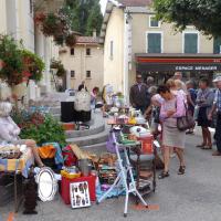 devant la mairie