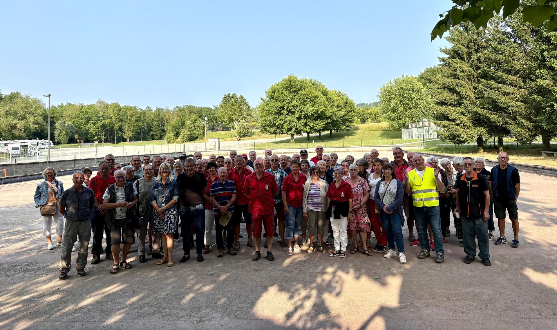 Le groupe des benevoles pour la marche du facteur